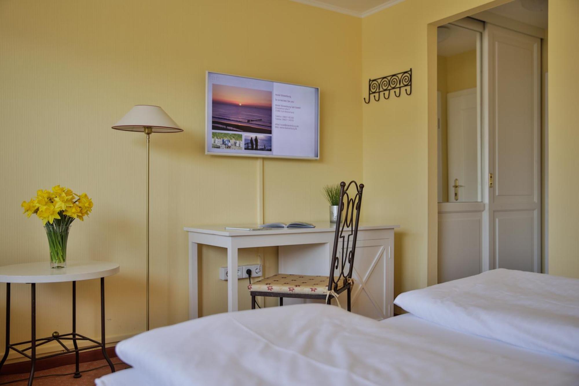 Hotel Duenenburg Westerland Room photo