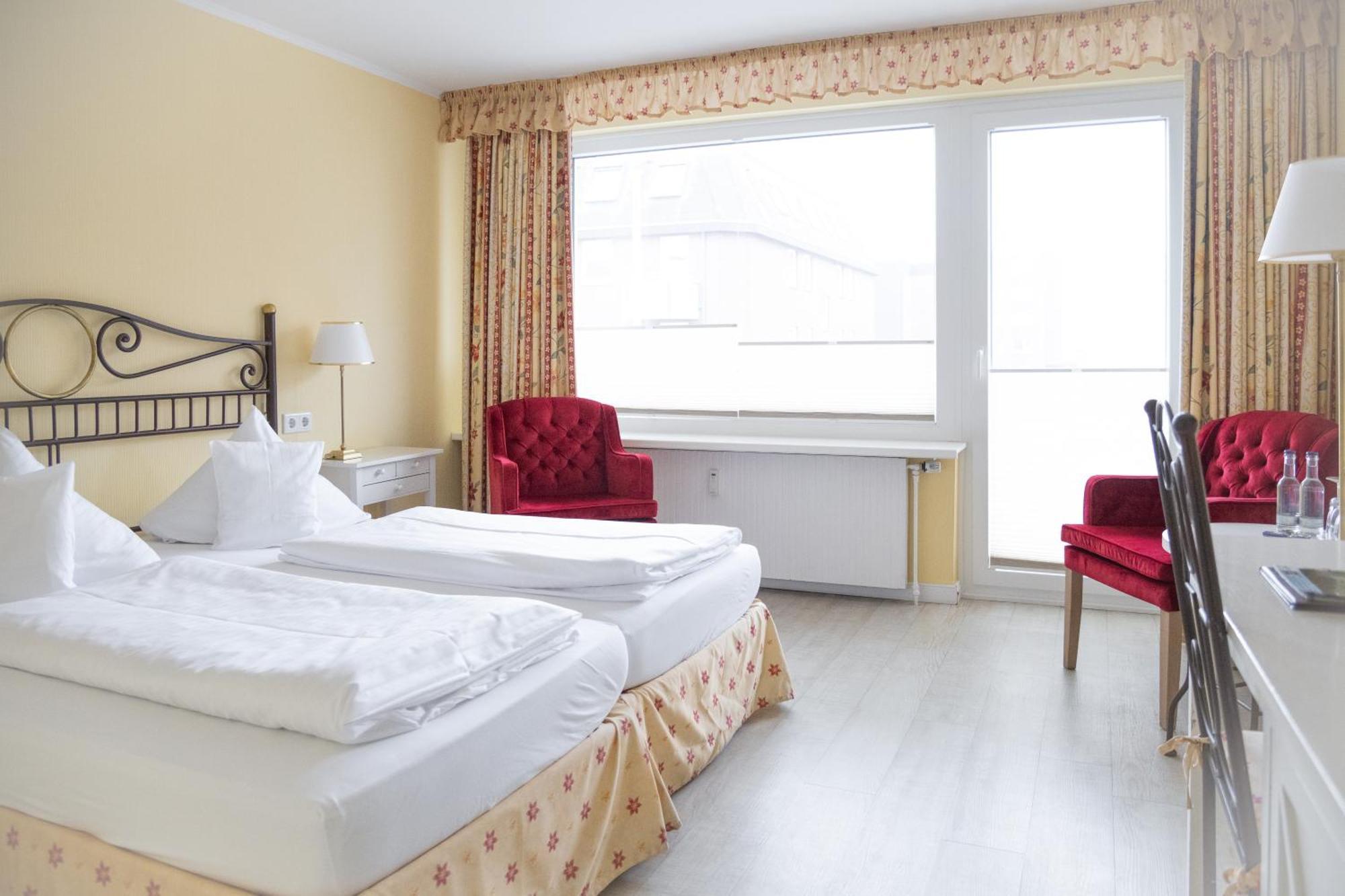 Hotel Duenenburg Westerland Exterior photo